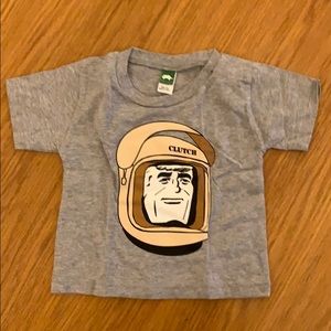Grey 18M “clutch” t shirt